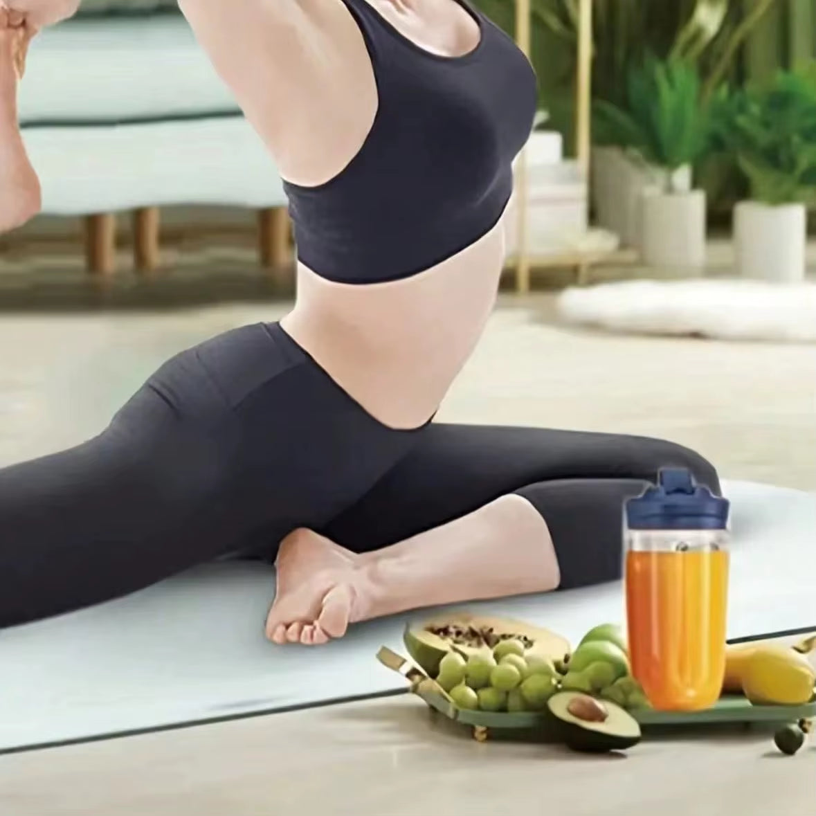 Compact Travel Smoothie Blender: Rechargeable Electric Fruit Juicer Cup with Ice Crushing & Orange Squeezer