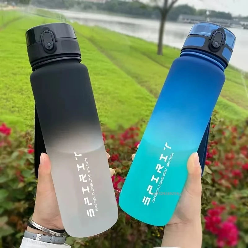 1 Liter Large Capacity Sports Water Bottle Leak Proof Colorful Plastic Cup Drinking Outdoor Travel Portable Gym Fitness Jugs Image principale du produit