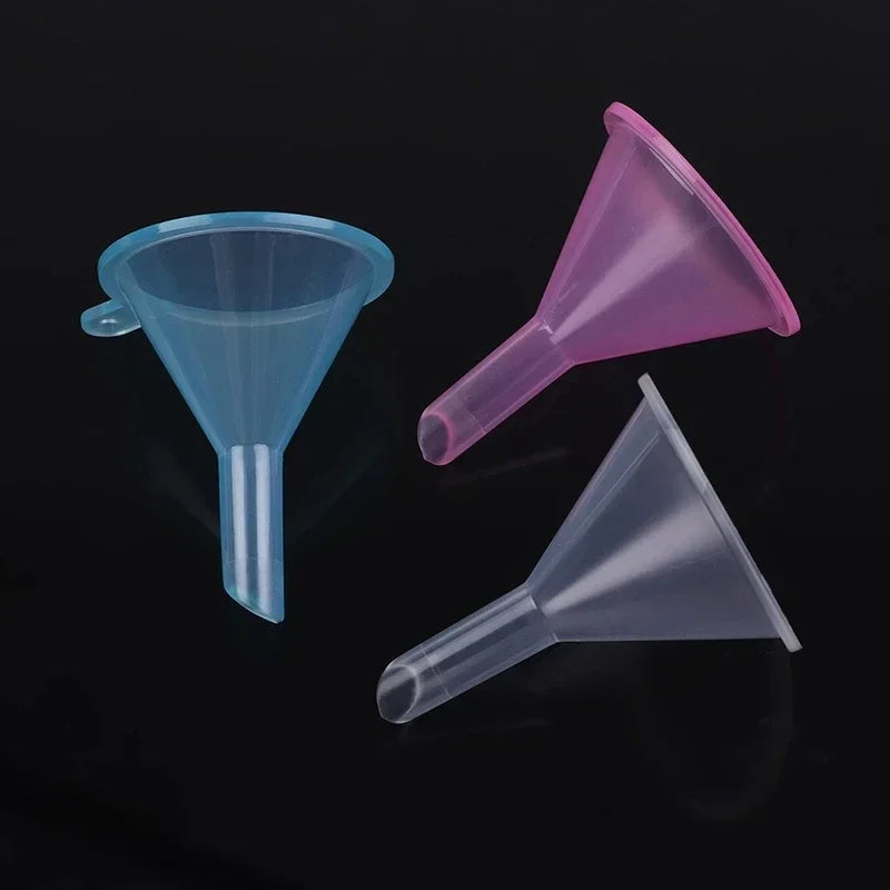 100pcs/lot Plastic Small Funnels For Perfume Mini Liquid Oil Funnels Kitchen Gadget Empty Bottle Packing Tools
